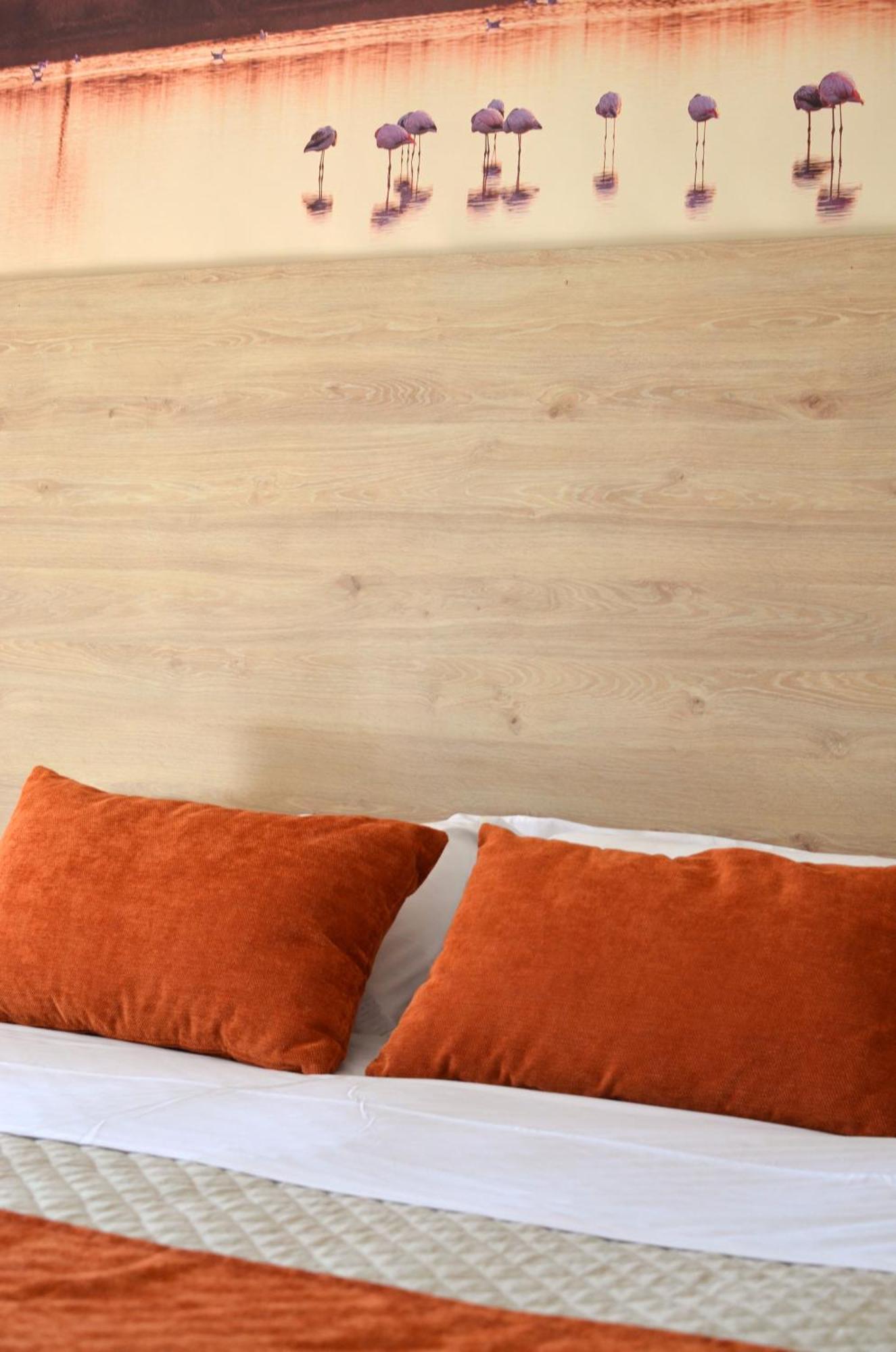 Hotel Le Mas Des Ponts D'Arles Ngoại thất bức ảnh