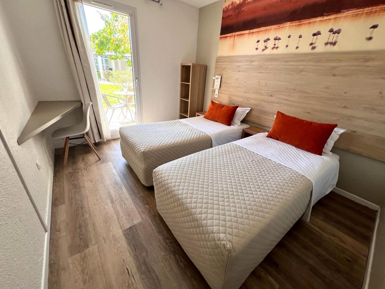 Hotel Le Mas Des Ponts D'Arles Ngoại thất bức ảnh