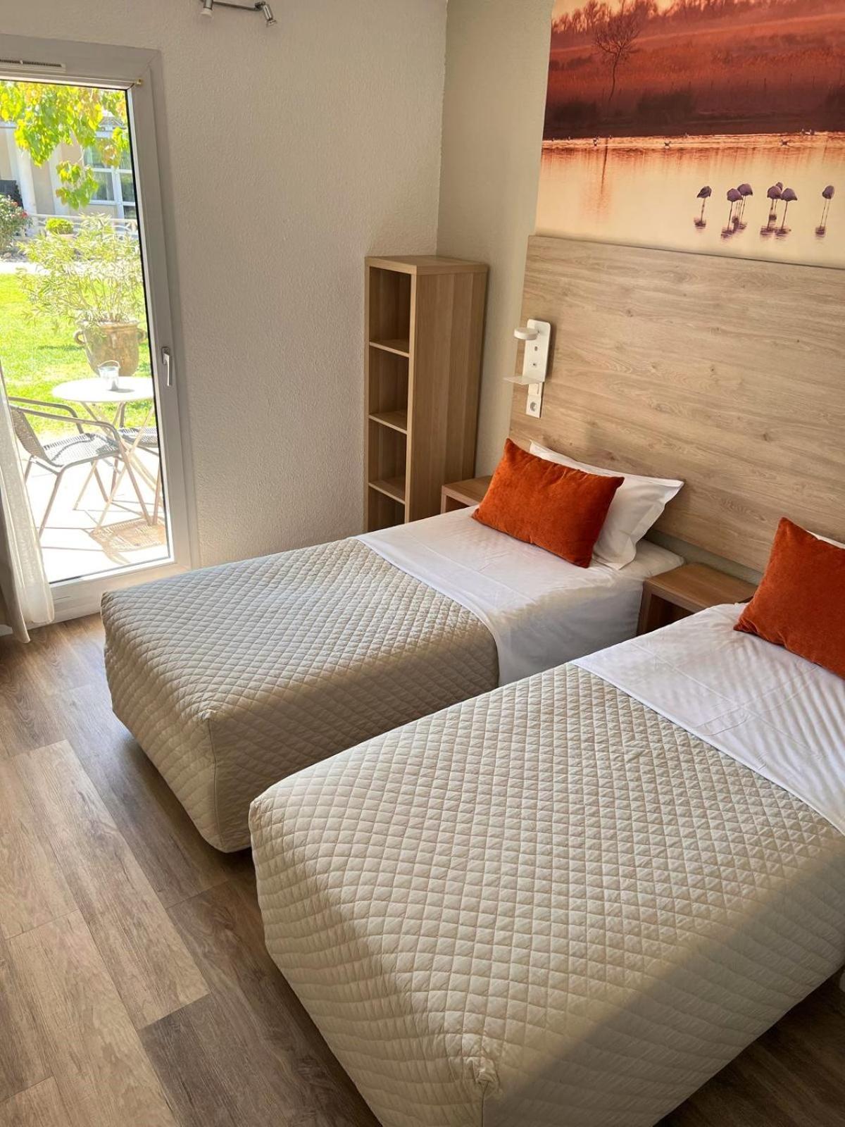 Hotel Le Mas Des Ponts D'Arles Ngoại thất bức ảnh