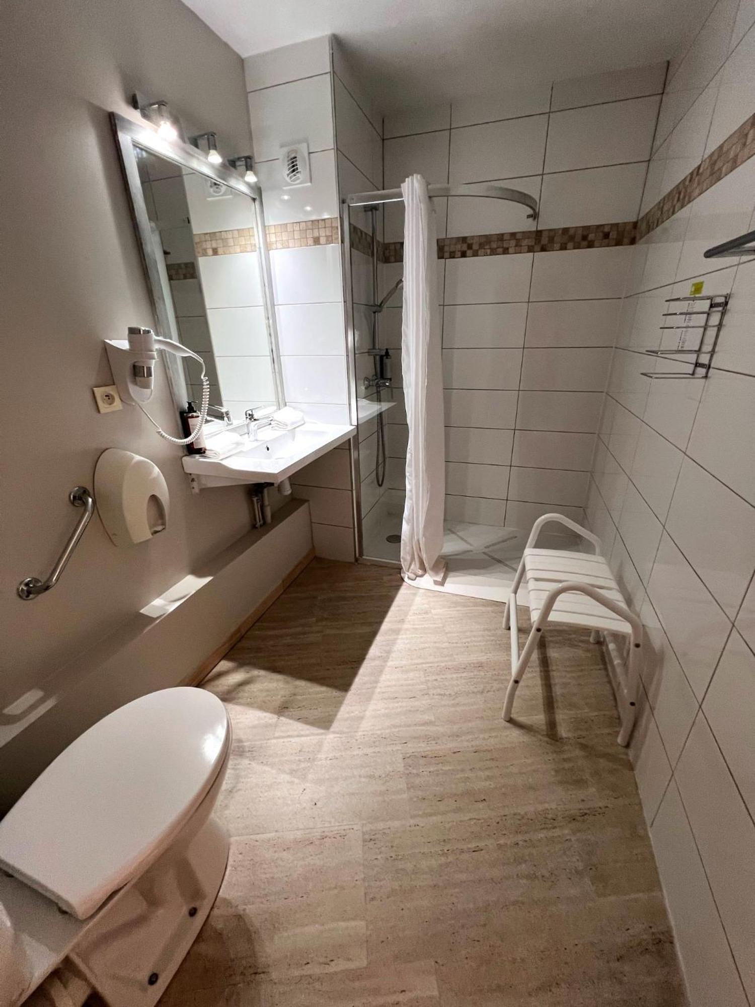 Hotel Le Mas Des Ponts D'Arles Phòng bức ảnh