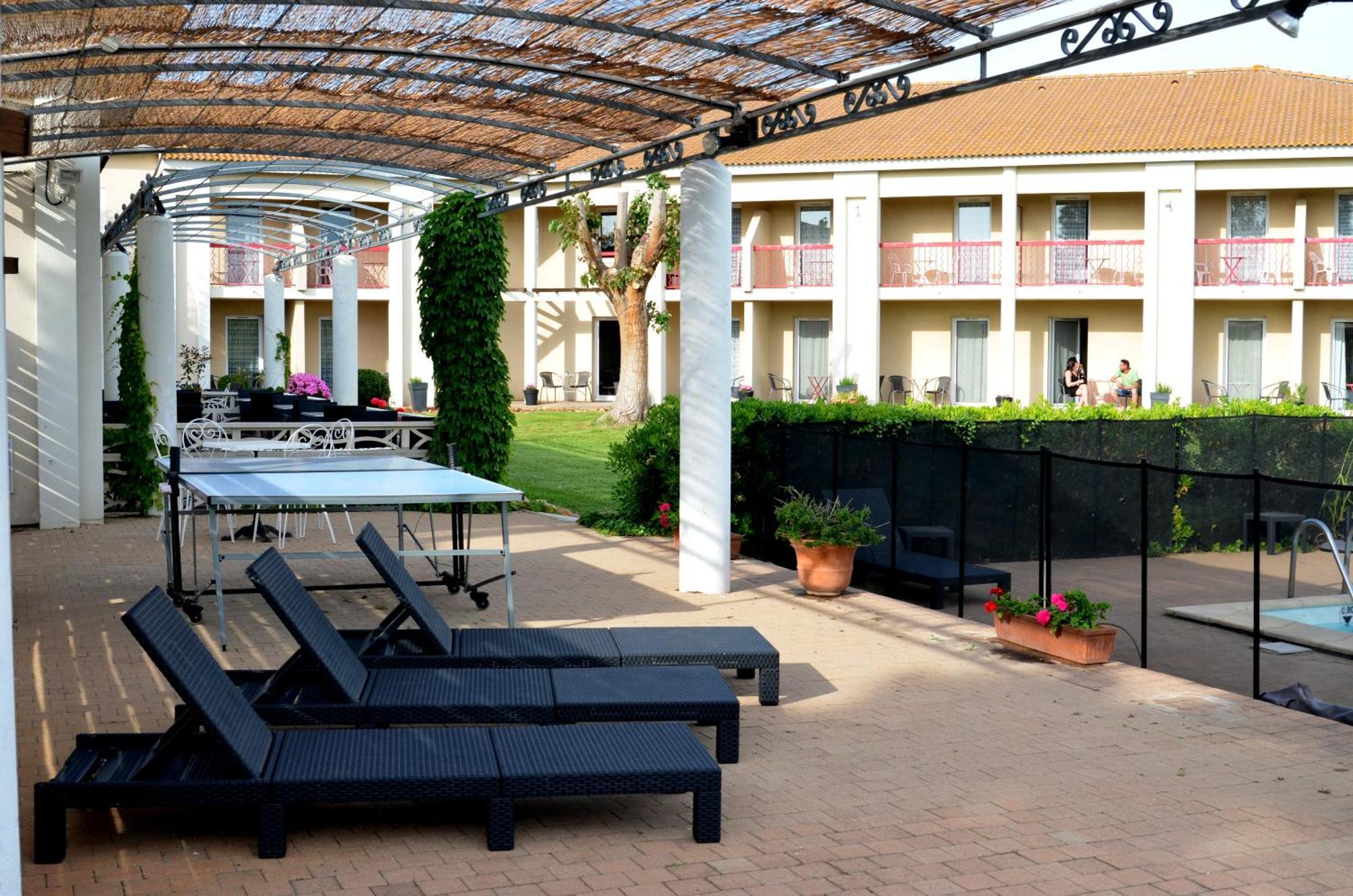 Hotel Le Mas Des Ponts D'Arles Ngoại thất bức ảnh