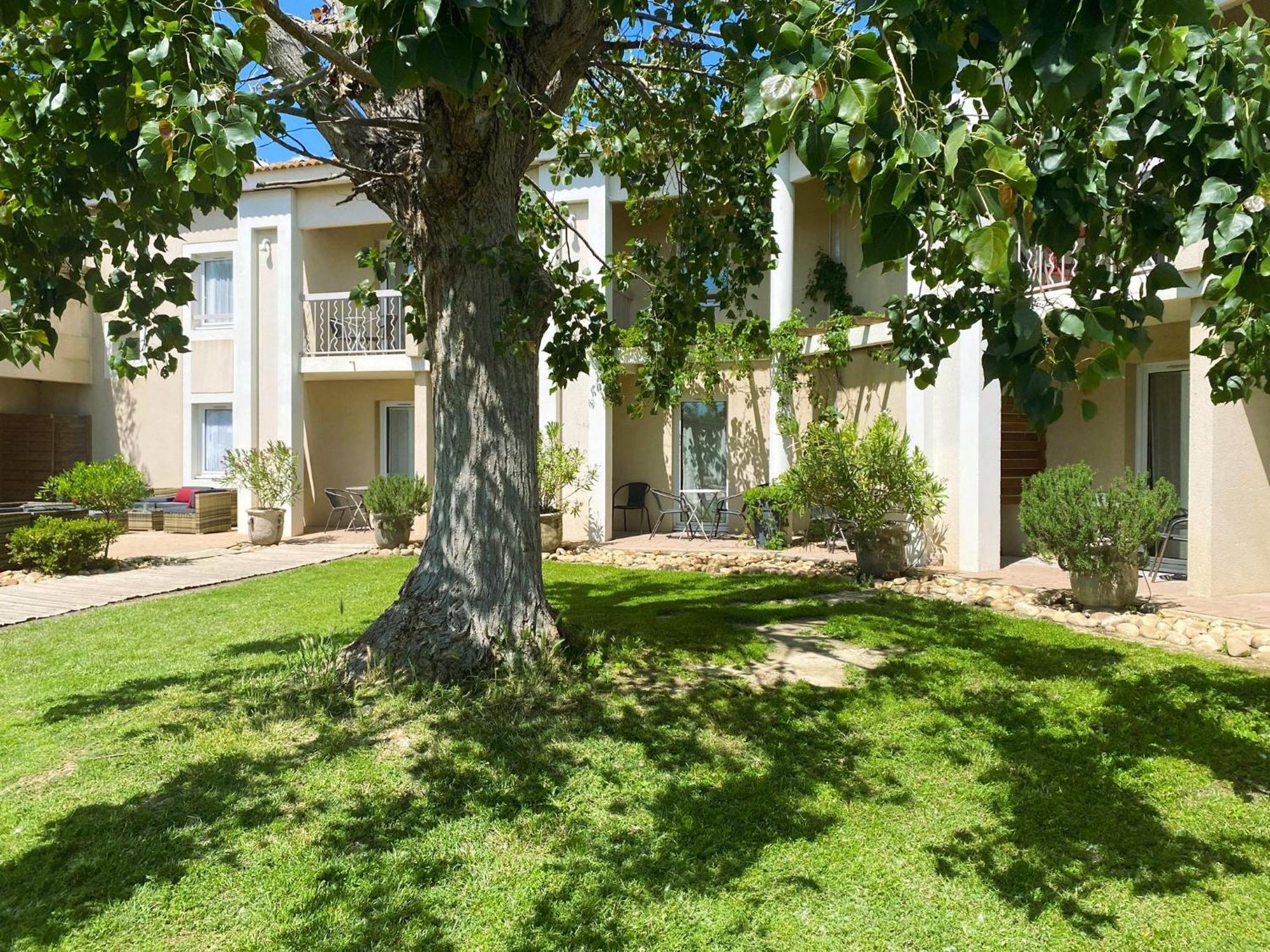 Hotel Le Mas Des Ponts D'Arles Ngoại thất bức ảnh