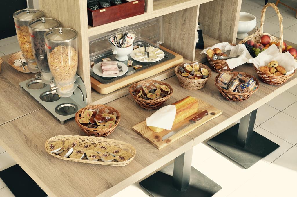 Hotel Le Mas Des Ponts D'Arles Ngoại thất bức ảnh