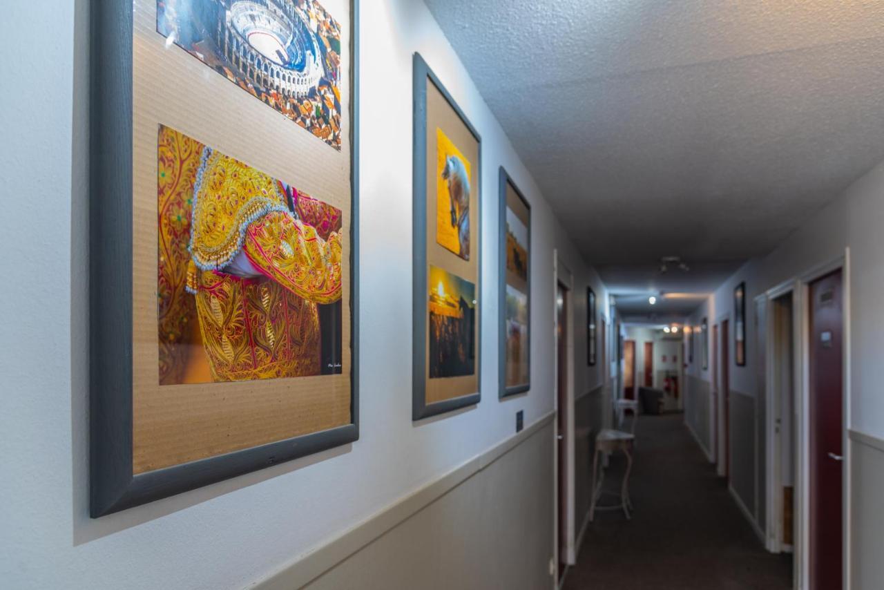 Hotel Le Mas Des Ponts D'Arles Ngoại thất bức ảnh