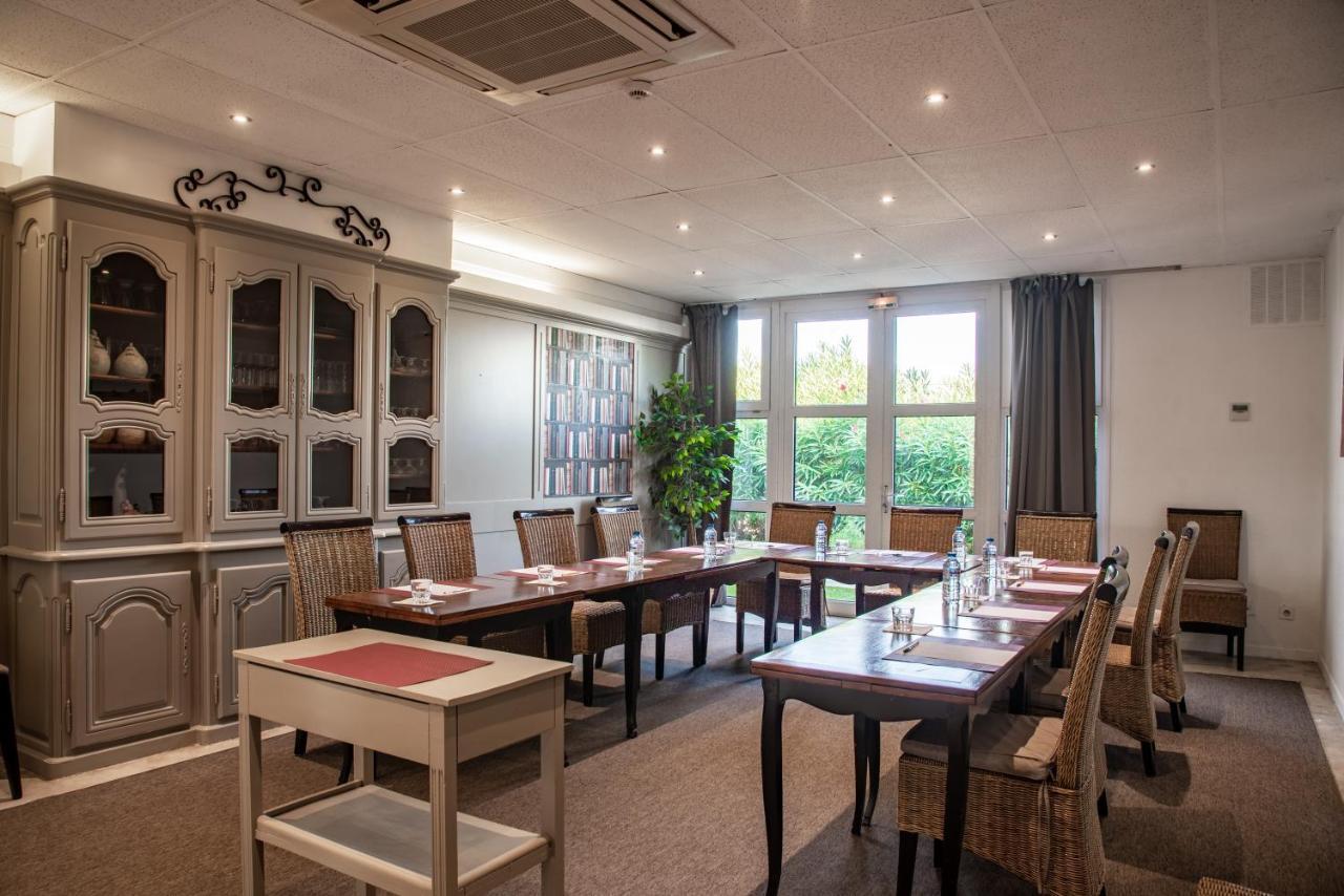 Hotel Le Mas Des Ponts D'Arles Ngoại thất bức ảnh